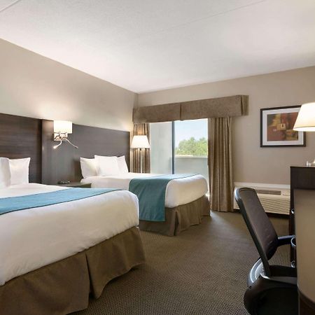 Travelodge Hotel By Wyndham Kingston Lasalle Luaran gambar