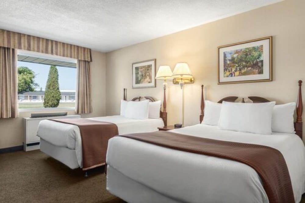 Travelodge Hotel By Wyndham Kingston Lasalle Luaran gambar