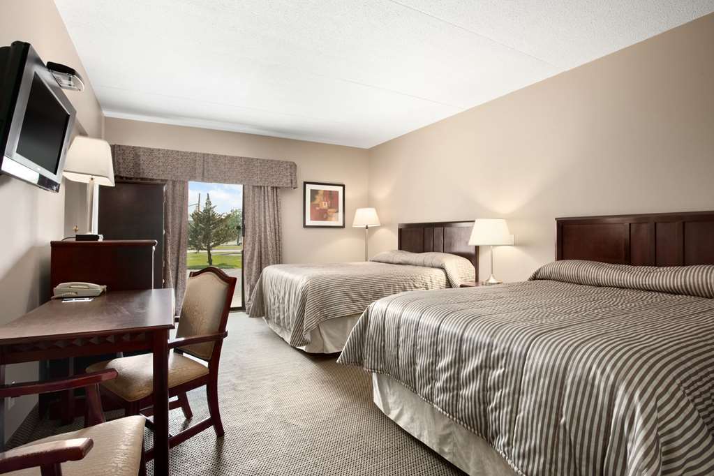 Travelodge Hotel By Wyndham Kingston Lasalle Bilik gambar