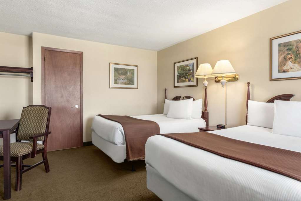 Travelodge Hotel By Wyndham Kingston Lasalle Bilik gambar